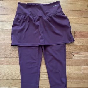 Zuda Z-Move Cropped Skirted Leggings Small Yoga *NEVER WORN*